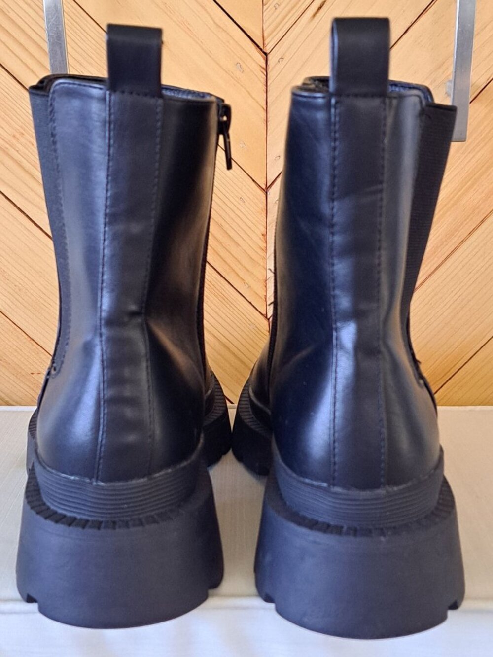American Eagle Black Chunky Chelsea Boots Side Zippers & Elastic Panel Size 9 - Picture 4 of 9